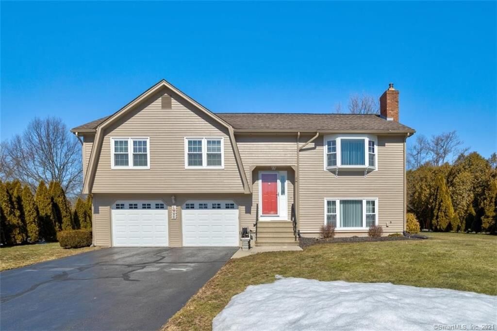 Property Photo:  220 Carriage Drive East  CT 06450 