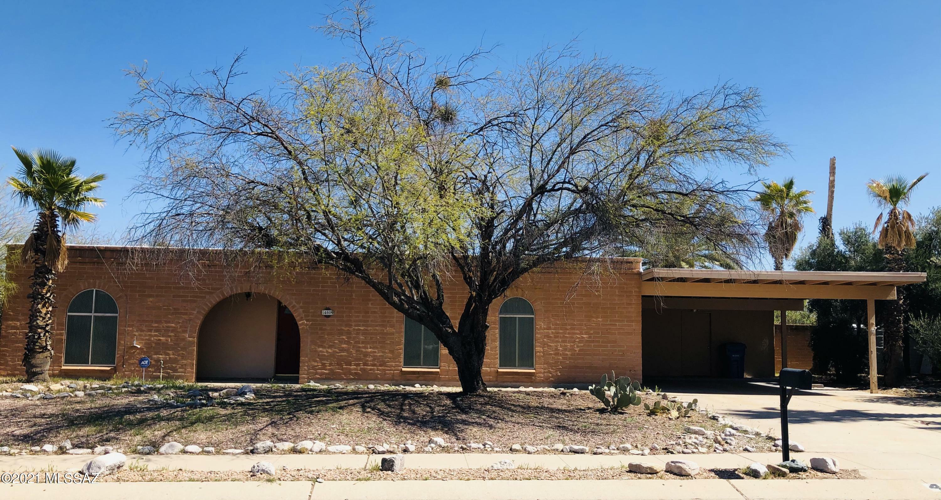 Property Photo:  460 N Bedford Drive  AZ 85710 