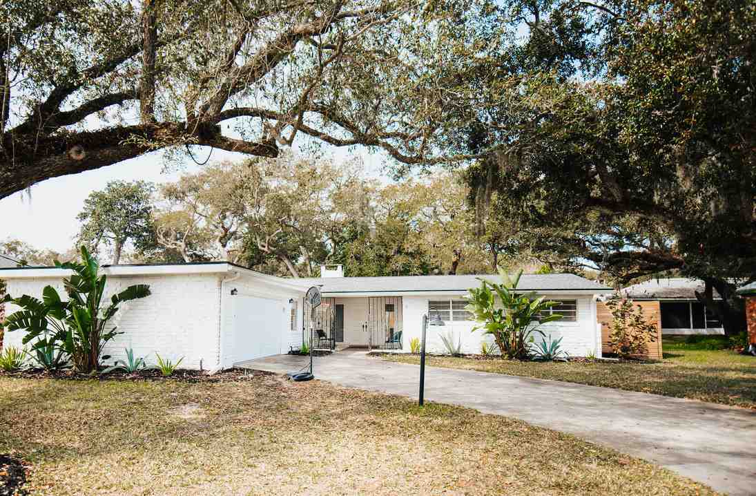 Property Photo:  8 Lake Shore Dr  FL 32080 