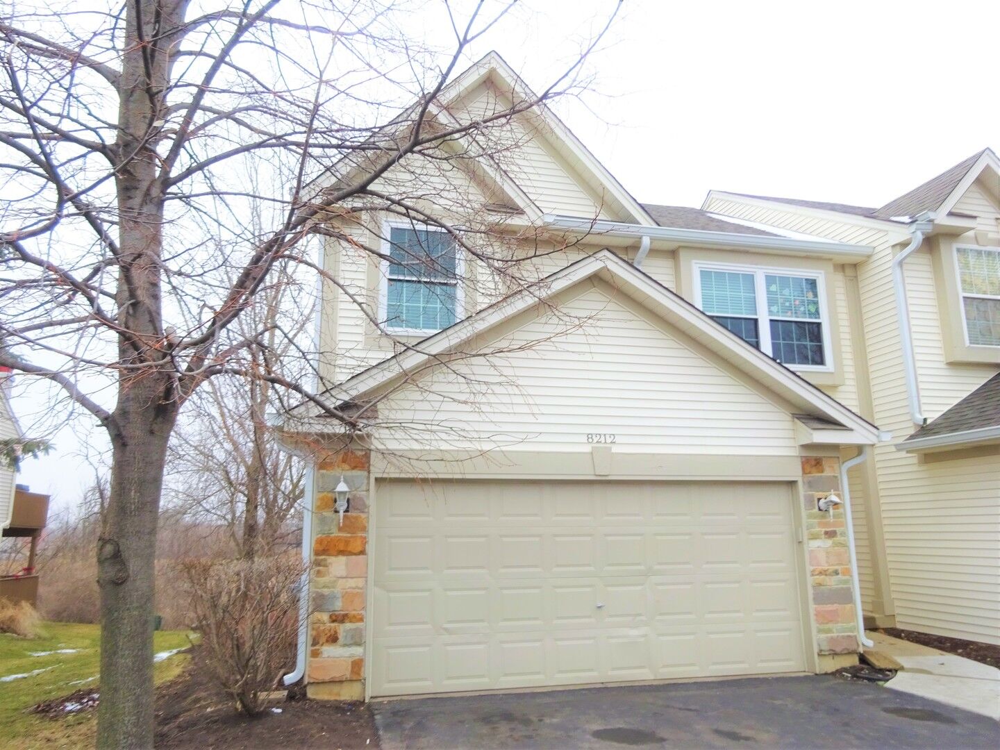 Property Photo: 8212 Sierra Woods Court IL 60110