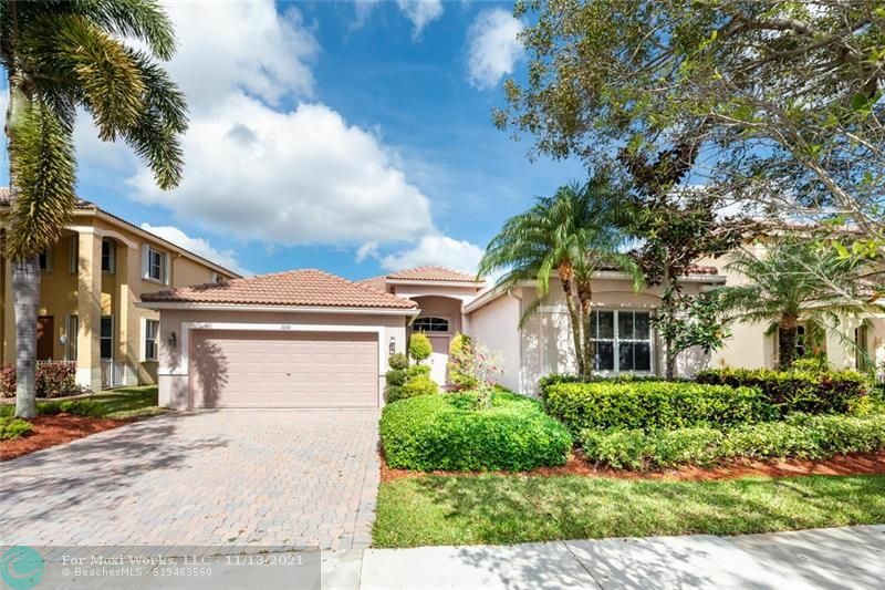 Property Photo:  1030 Sunflower Cir  FL 33327 