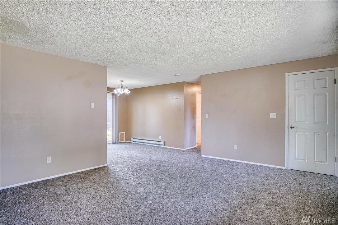 Property Photo:  6125 Sycamore Place  WA 98203 