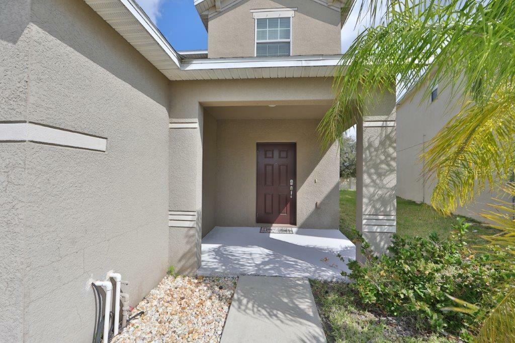 Property Photo:  1817 Harbour Blue Street  FL 33570 