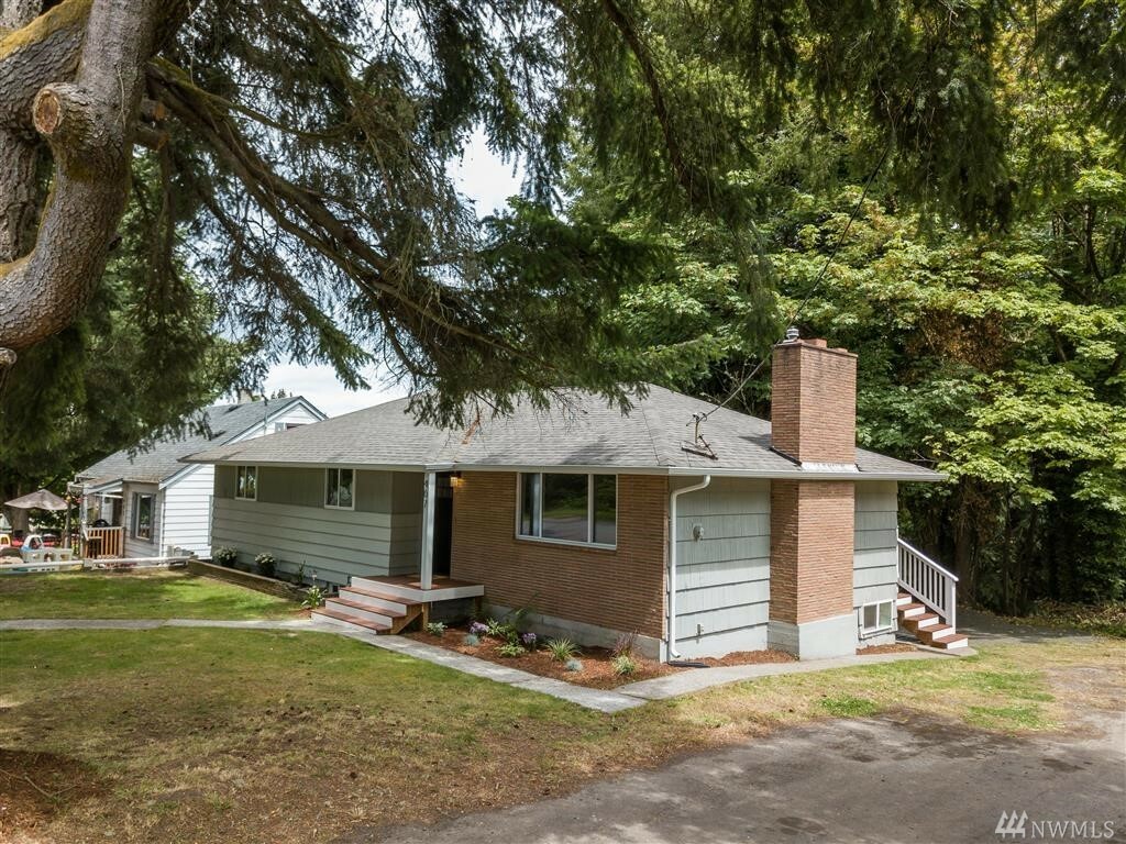 Property Photo:  407 Seattle Ave  WA 98366 