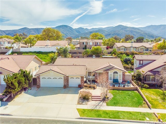 Property Photo:  688 Black Oak Circle  CA 92881 