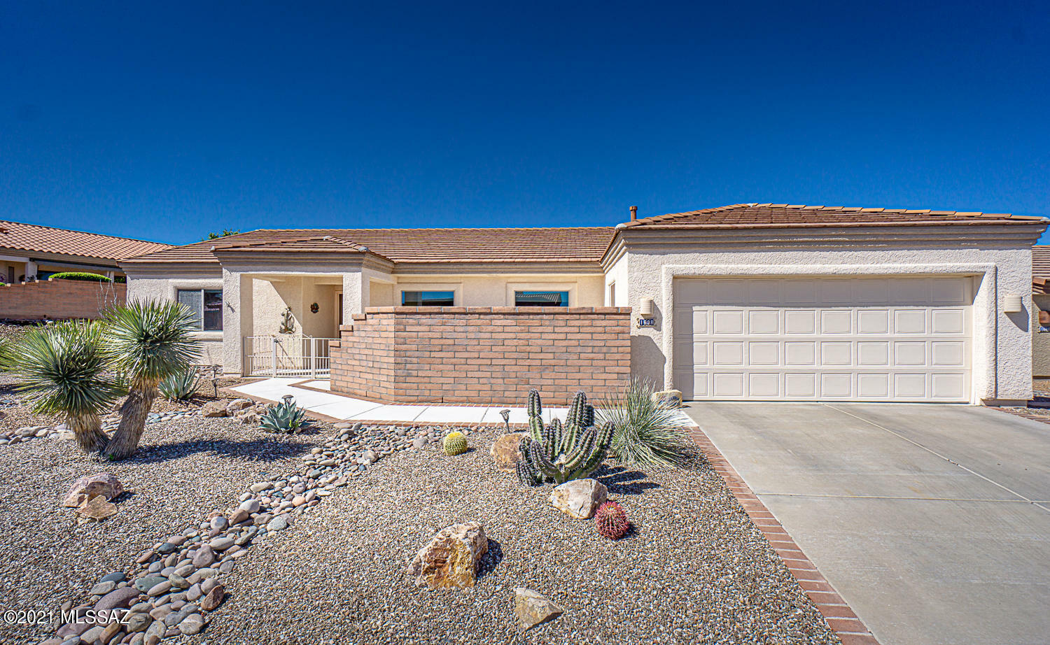 Property Photo:  1698 W Baltusrol Drive  AZ 85622 