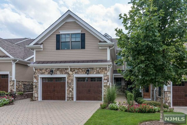 Property Photo:  8 Cherrywood Court  NJ 07675 