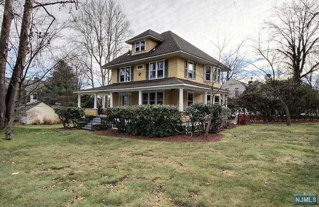 548 Sylvan Place  Haworth NJ 07641 photo