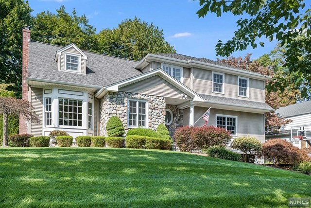 Property Photo:  27 Pembroke Place  NJ 07452 