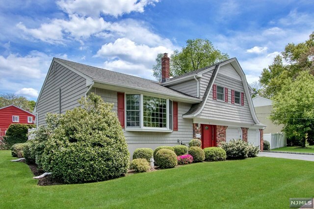 Property Photo: 1 Sycamore Court NJ 07675