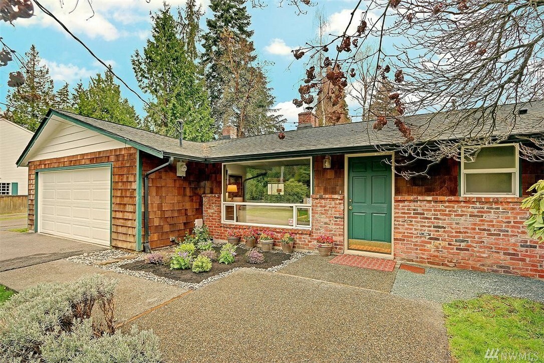 Property Photo:  20205 Marine View Dr SW  WA 98166 