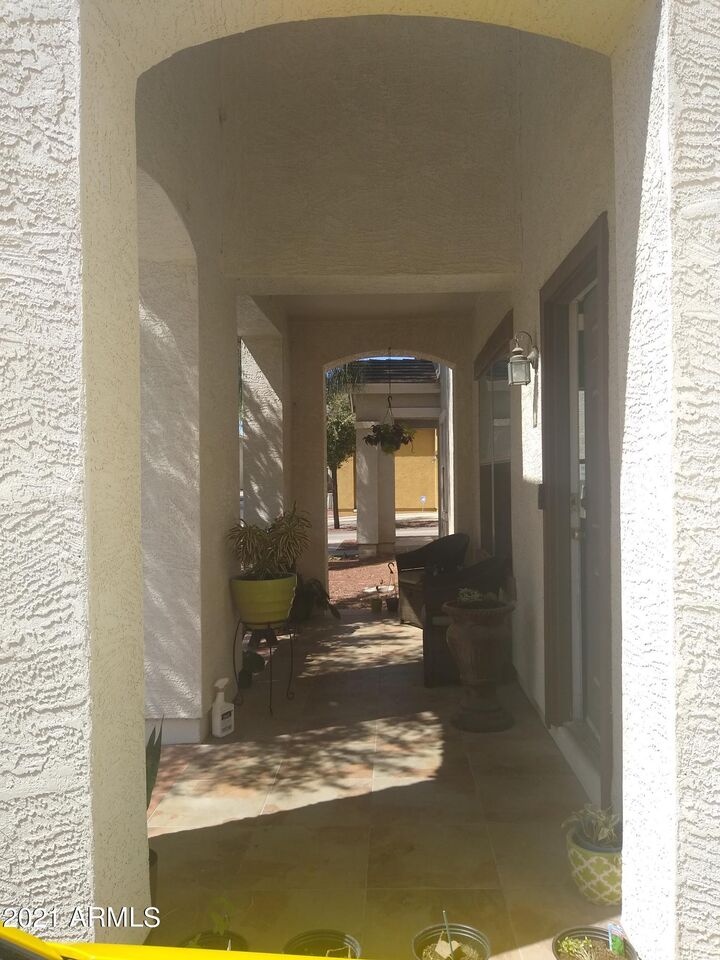 Property Photo: 11230 W McKinley Street AZ 85323