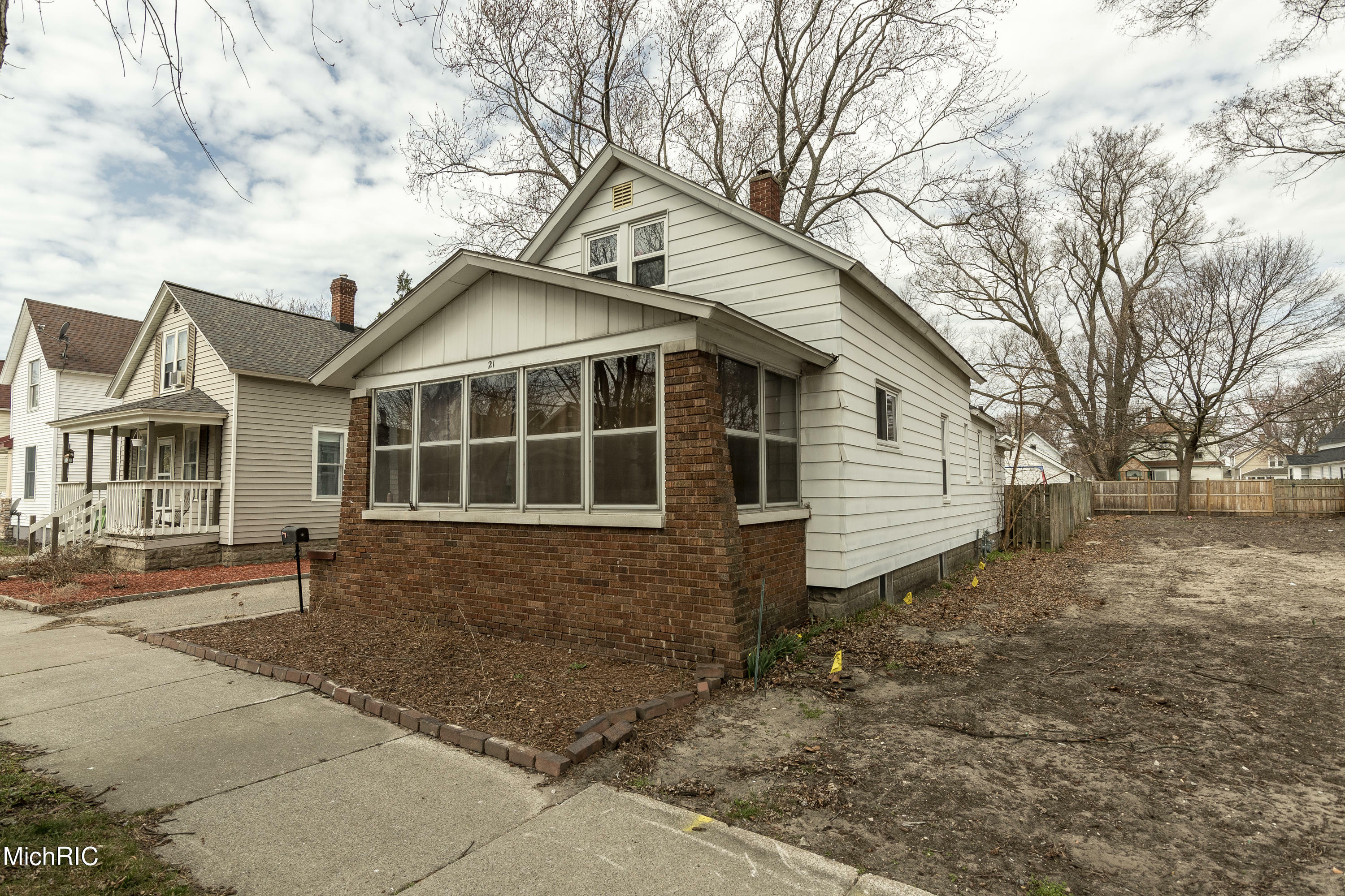 Property Photo:  21 E 18th Street  MI 49423 