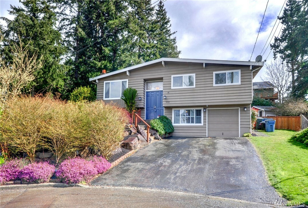 Property Photo:  9223 217th Place SW  WA 98020 