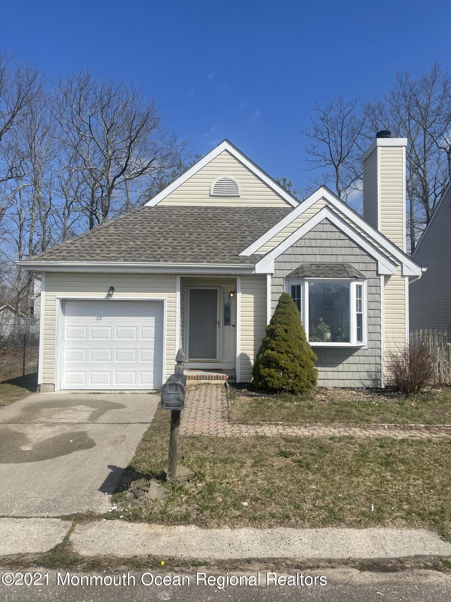 Property Photo: 7 Sunnydale Court NJ 08721