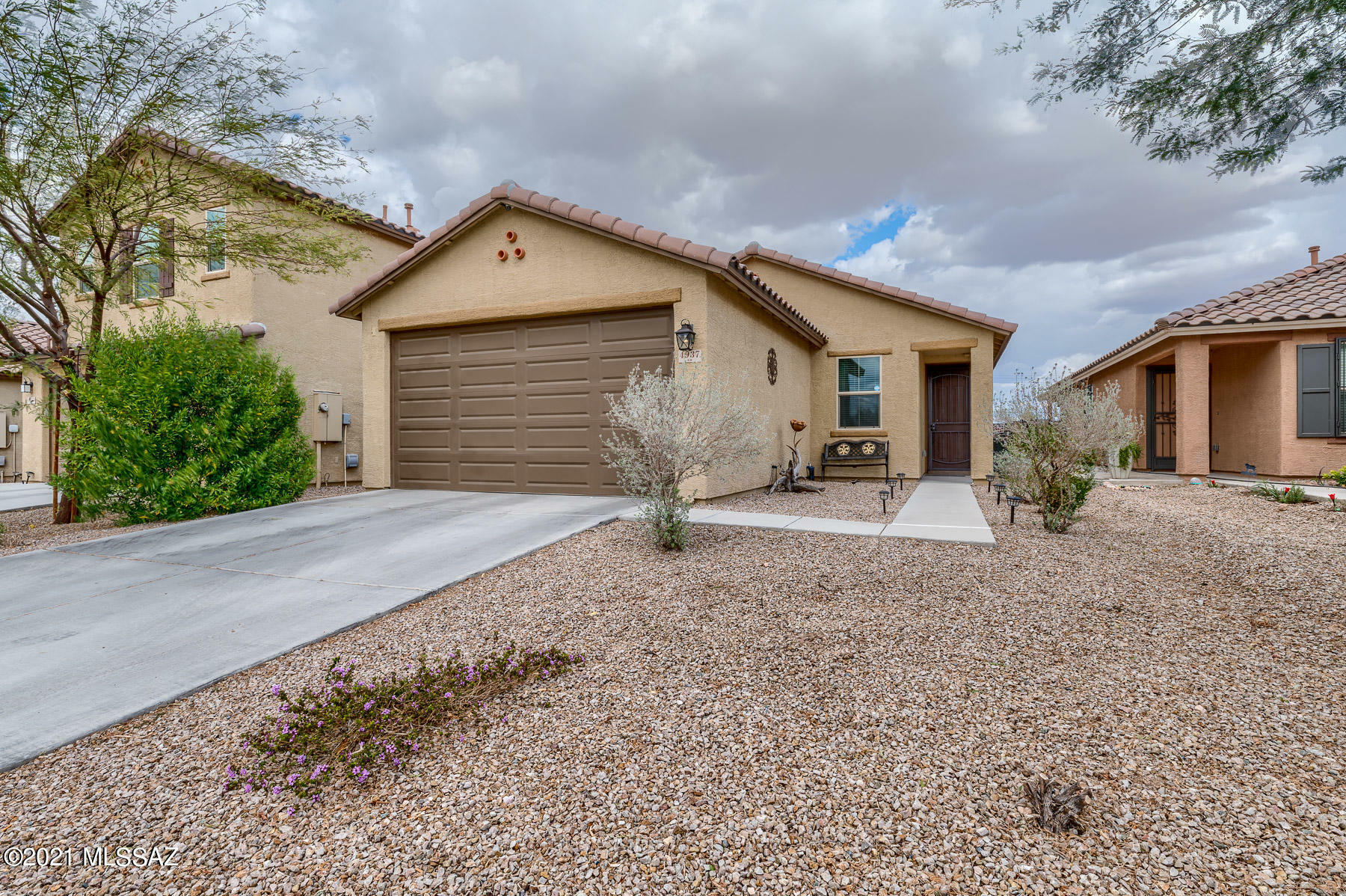 Property Photo:  4937 S River Run Drive  AZ 85746 