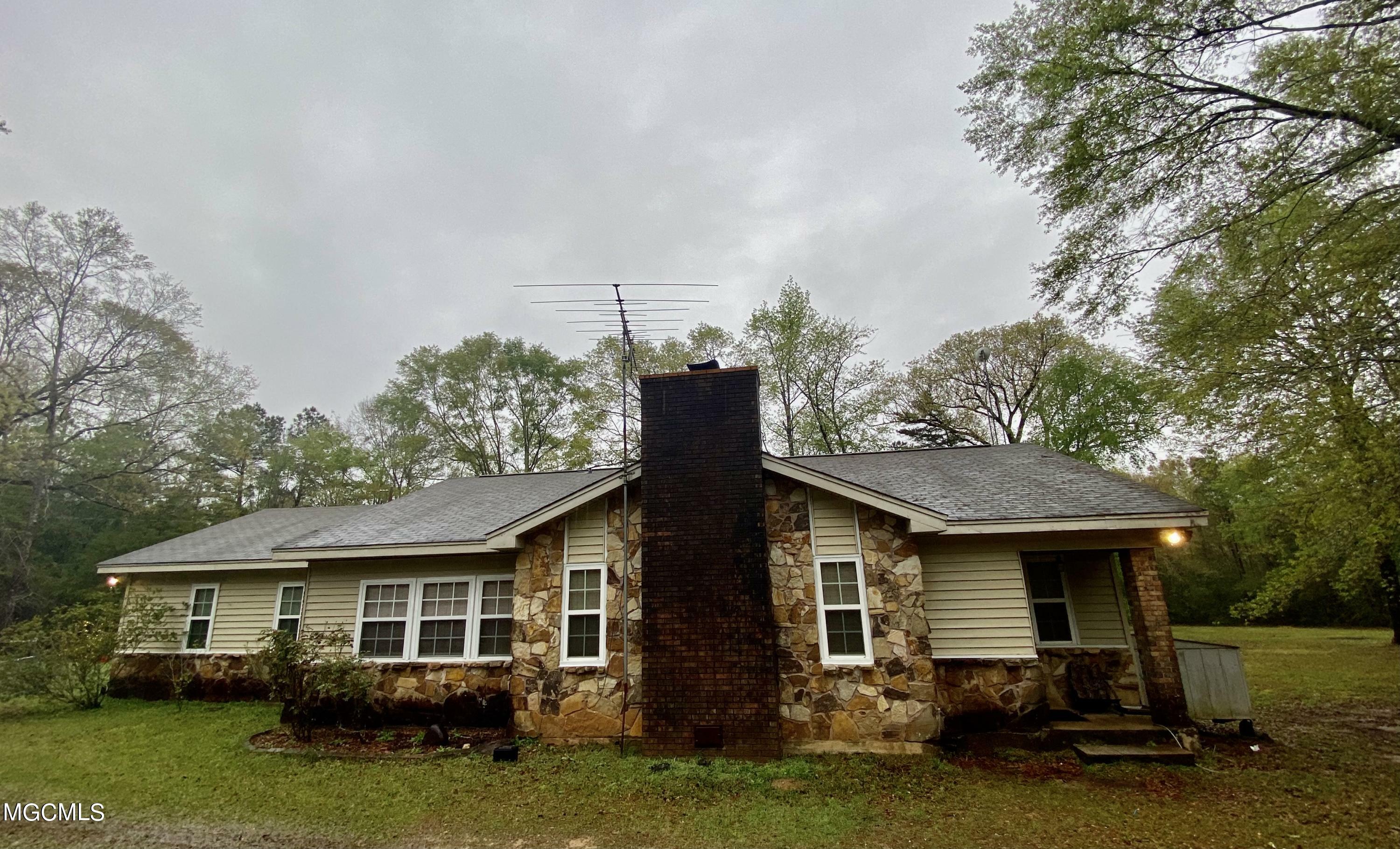 Property Photo:  1108 City Road  MS 39573 