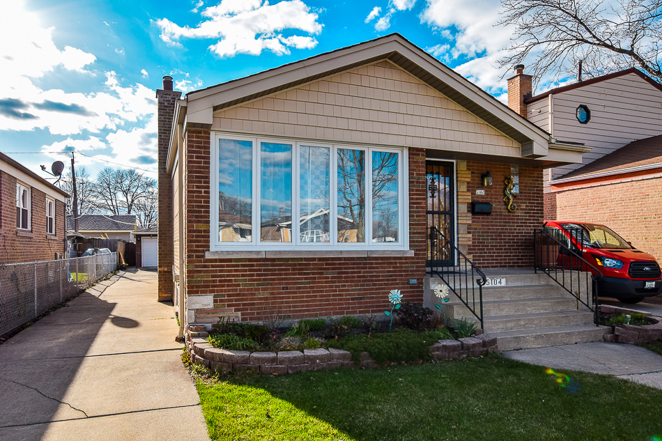 Property Photo: 5104 S Rutherford Avenue IL 60638