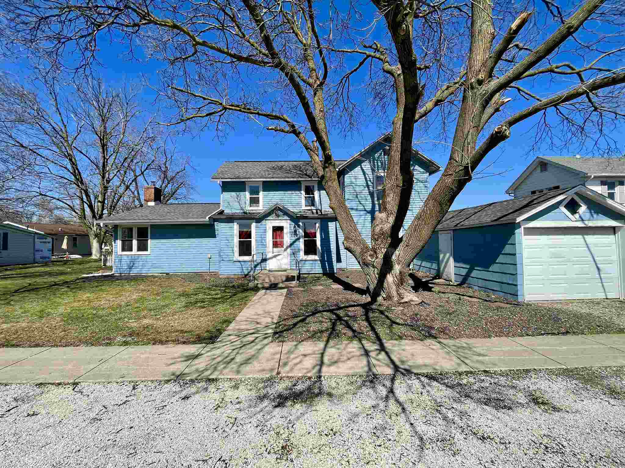 Property Photo:  112 E Fisk  IL 61742 