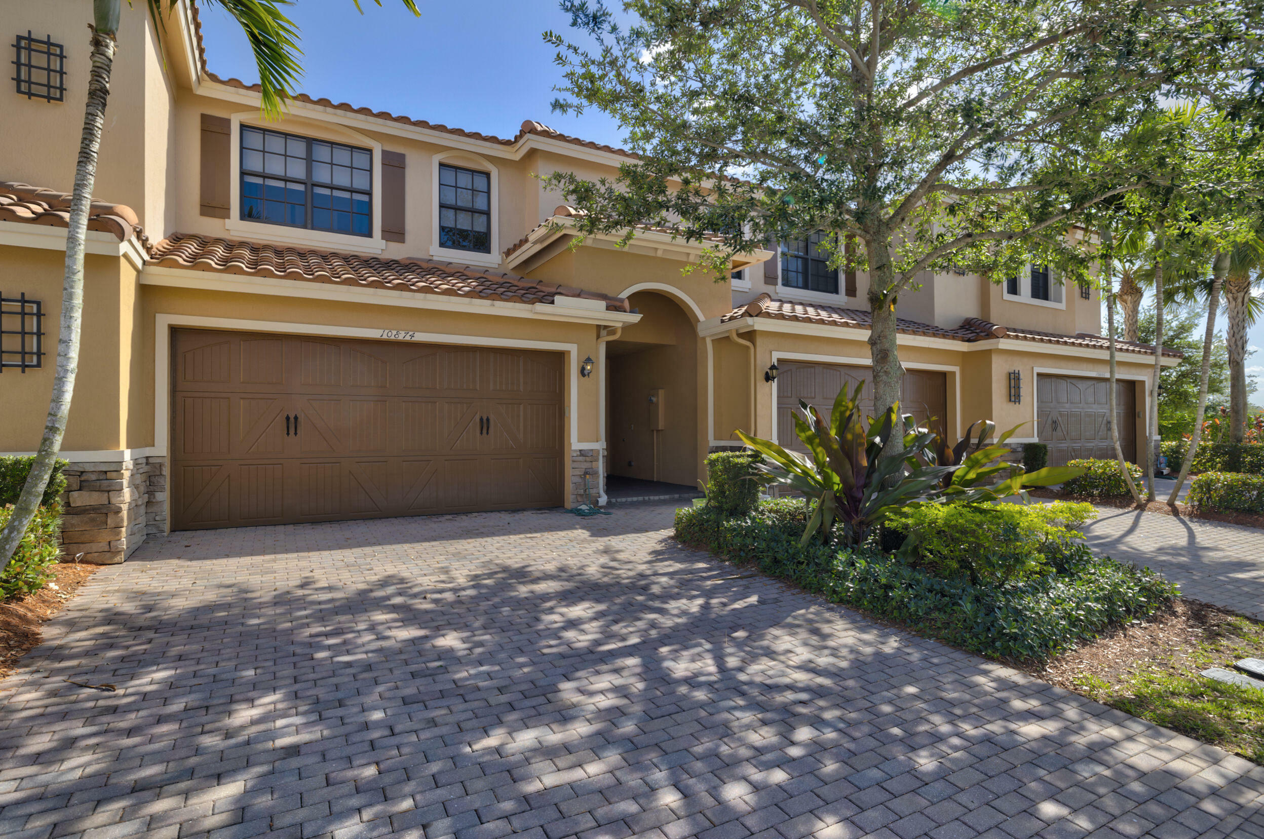 Property Photo:  10874 NW 73 Court  FL 33076 