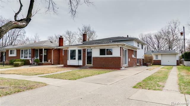 Property Photo:  1146 Darlene Avenue  MI 48071 