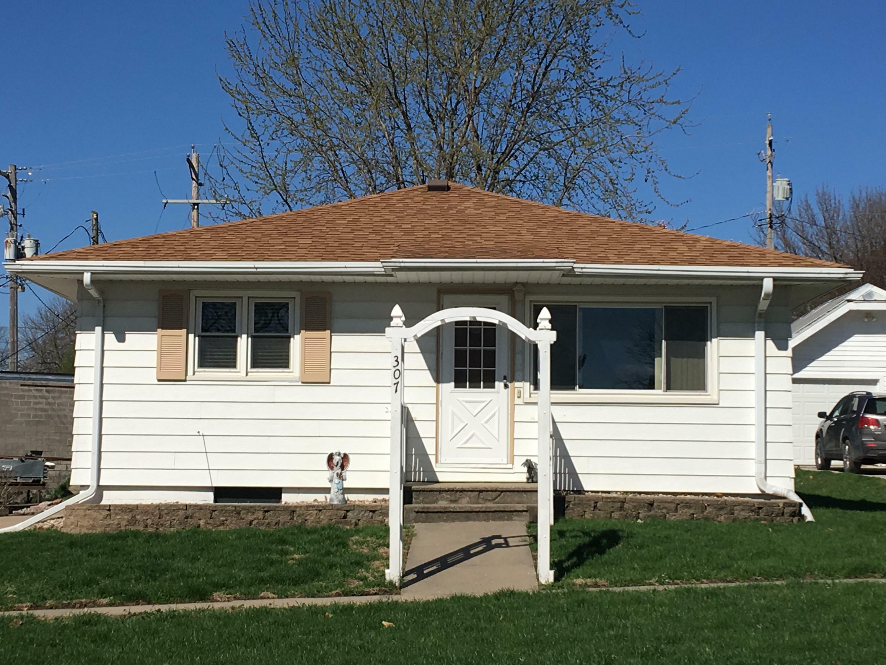 Property Photo:  307 Brady  Street  IA 51553 