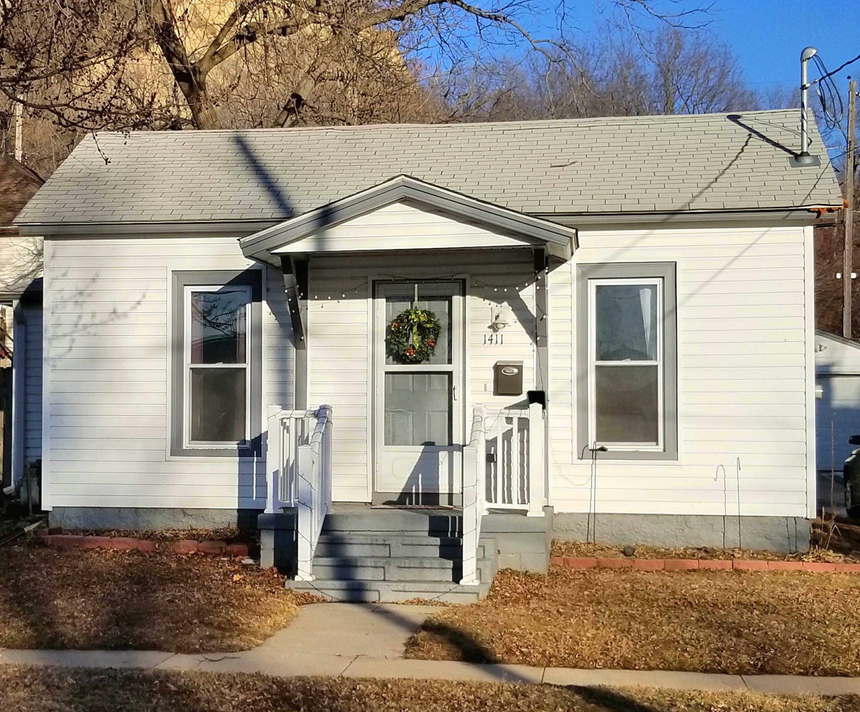 Property Photo:  1411 Pleasant  Street  IA 51503 