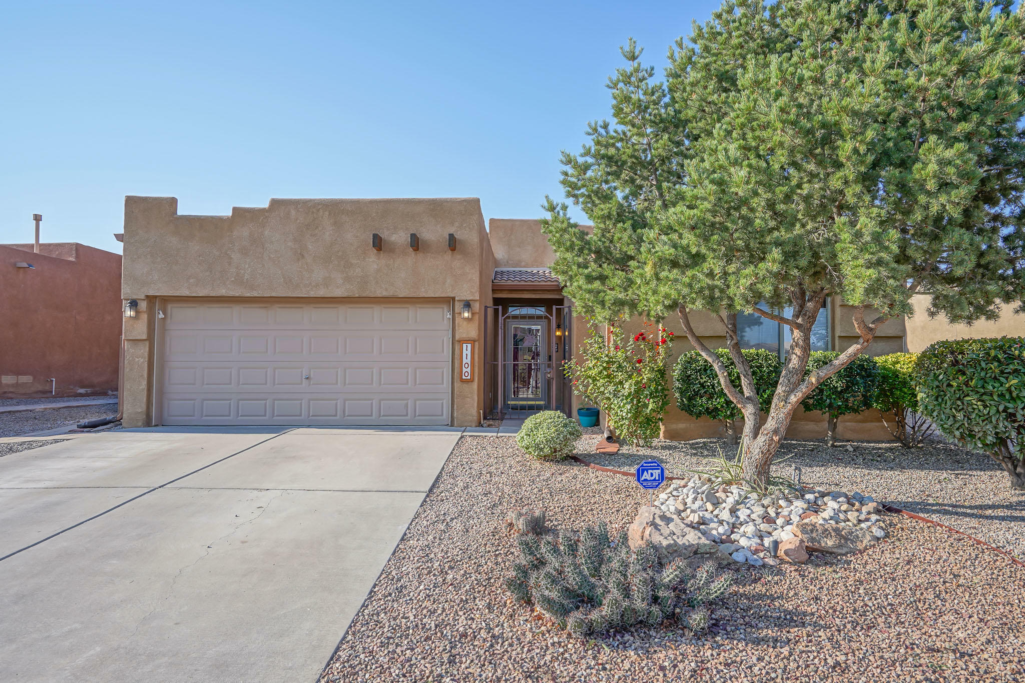 Property Photo:  1100 Via Tomas NE  NM 87113 