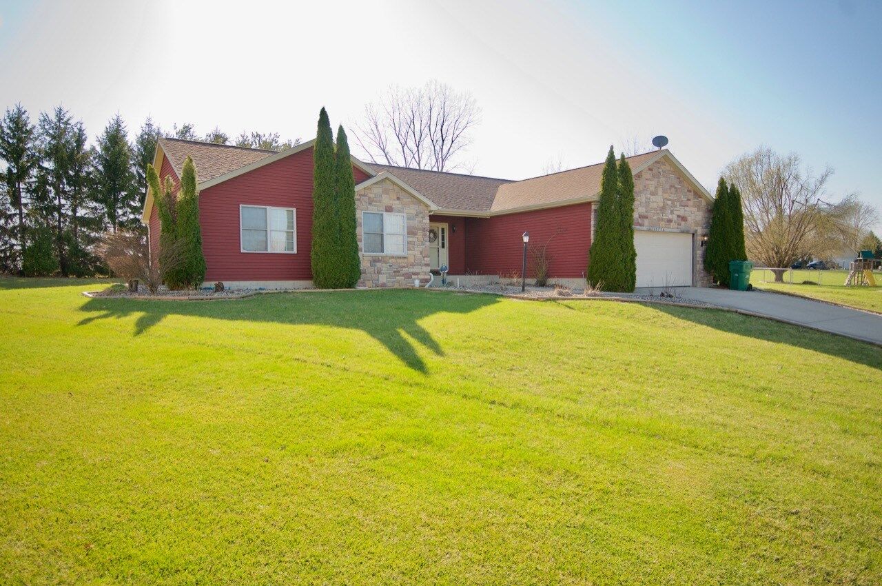 Property Photo:  13726 Creston Hills Court  IN 46544