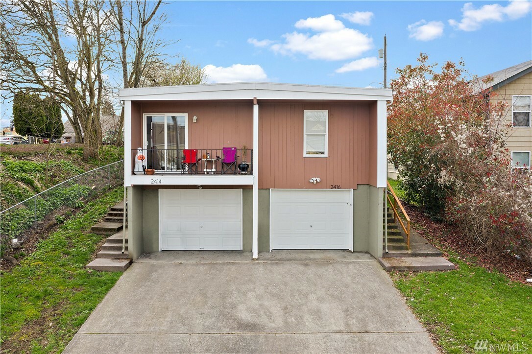 Property Photo: 2414 2416 S I St WA 98405