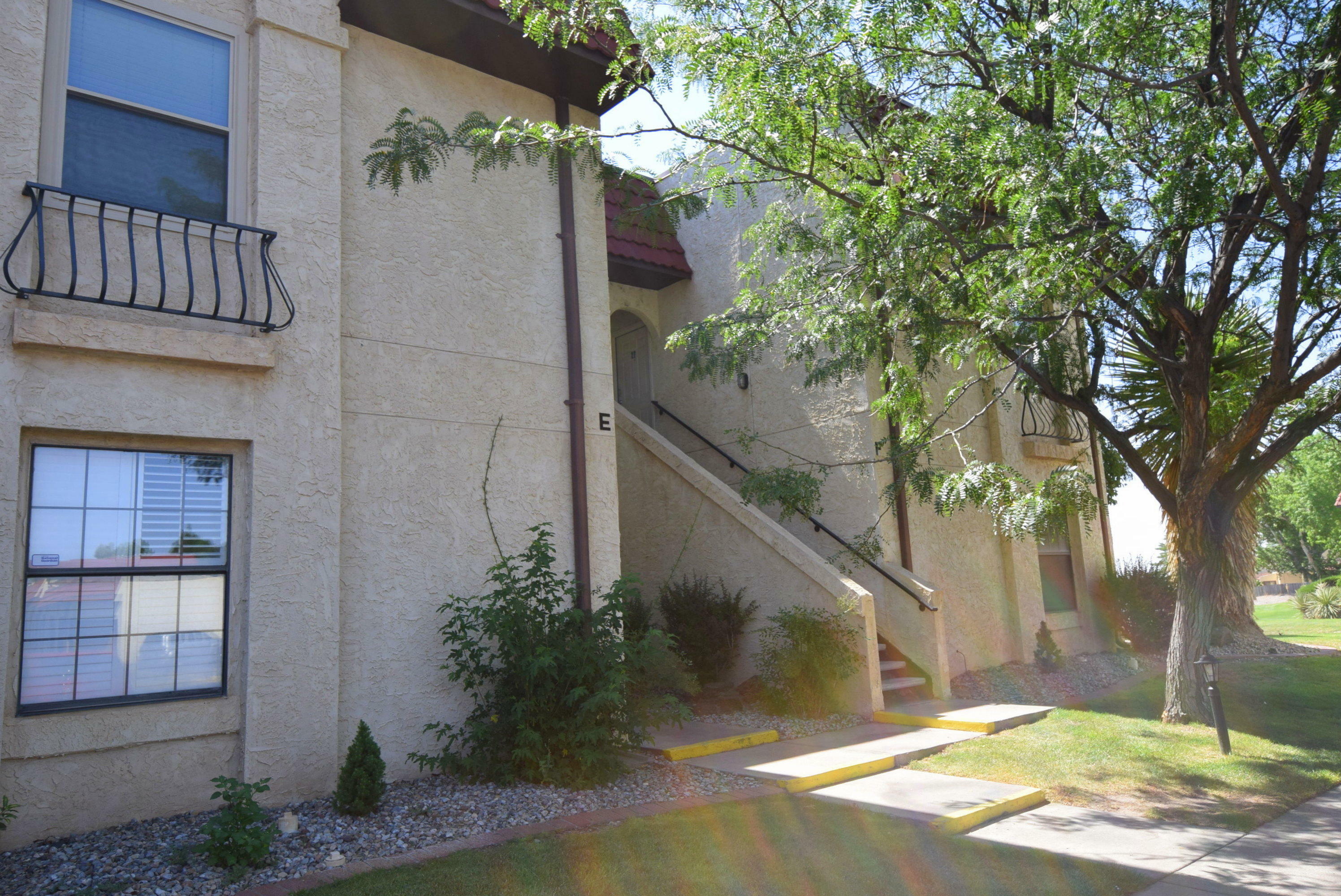 Property Photo:  809 Country Club Drive SE 2E  NM 87124 