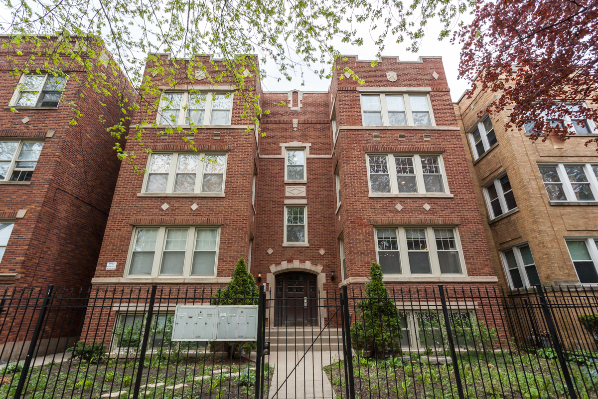 Property Photo:  5033 N Springfield Avenue 2S  IL 60625 