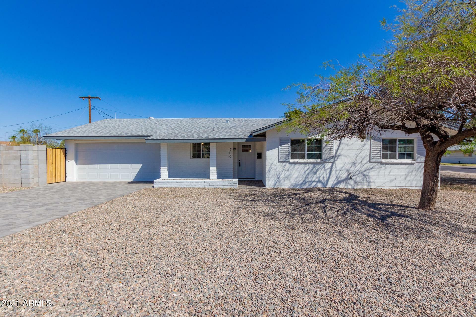 Property Photo:  700 W Oakland Street  AZ 85225 