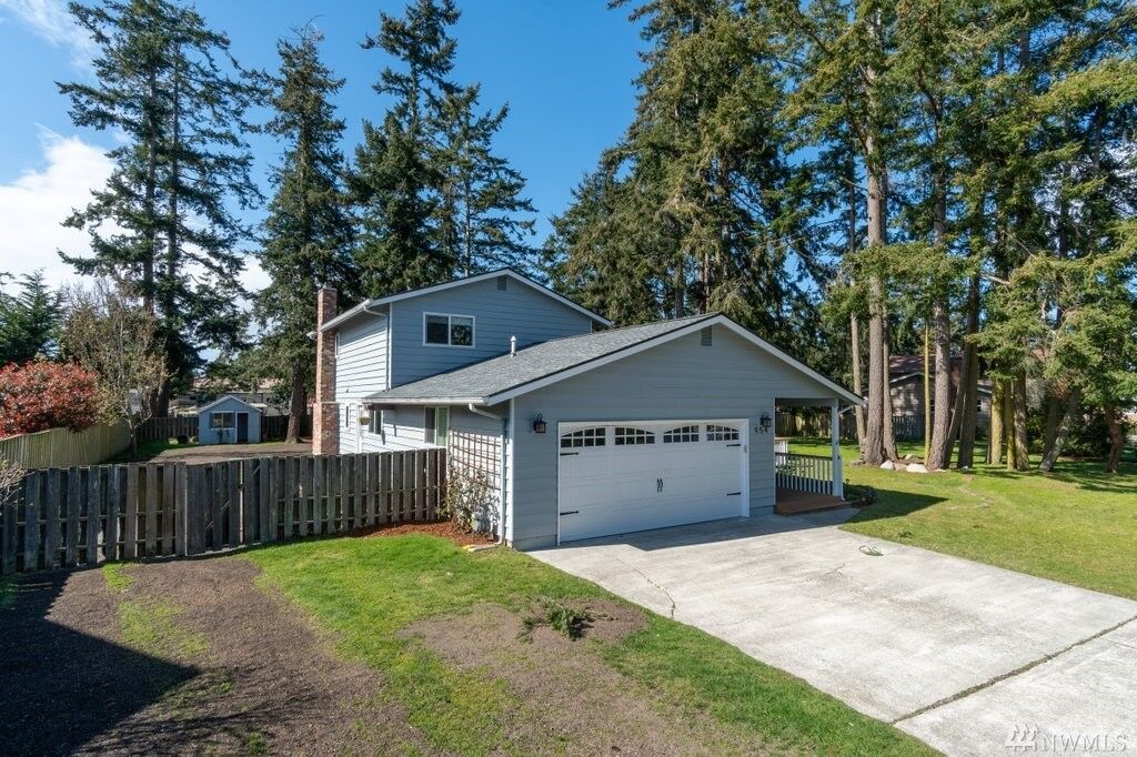 Property Photo:  954 Capital St  WA 98277 