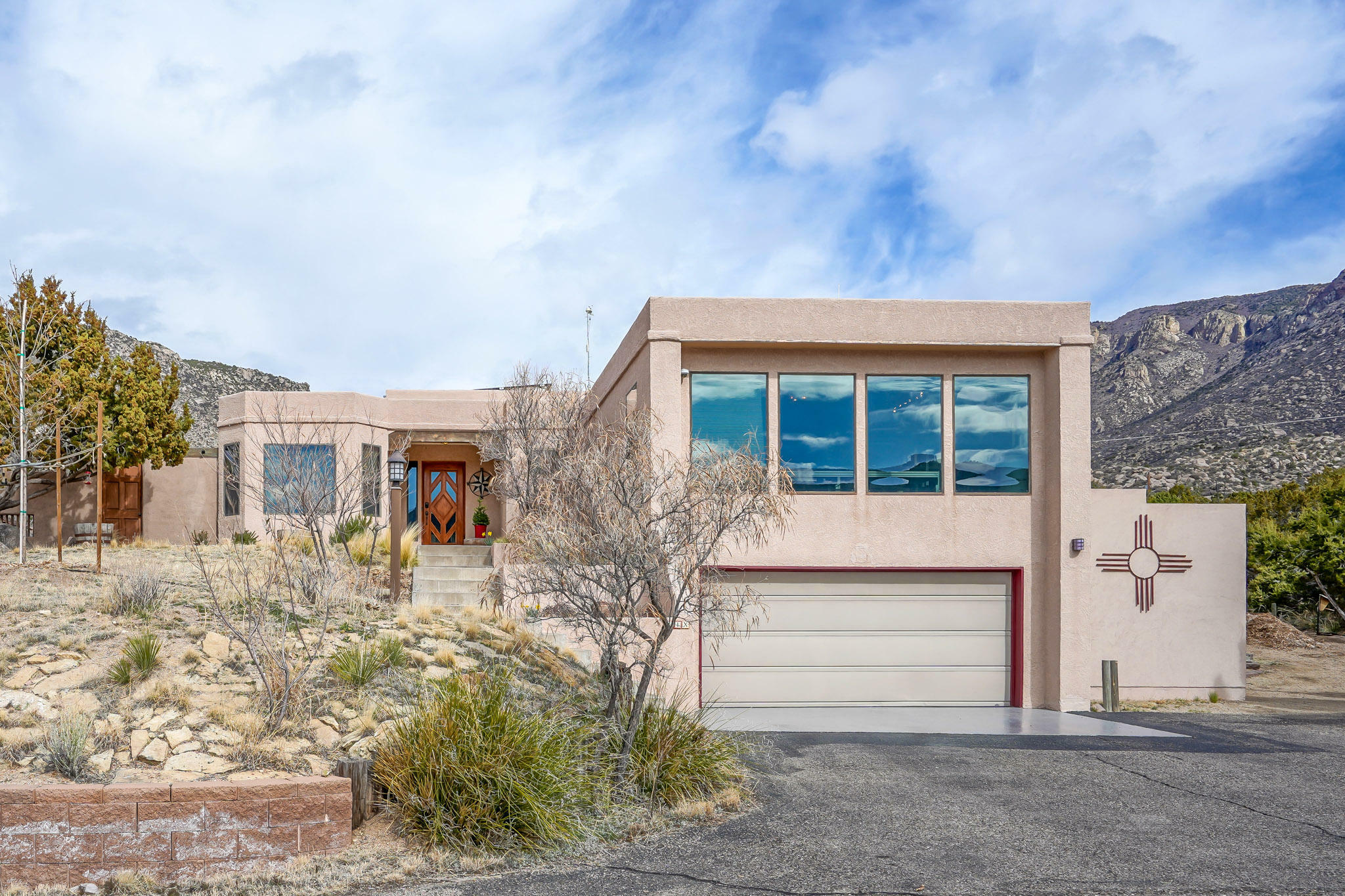 Property Photo:  6 Siempre Verde Drive NE  NM 87123 