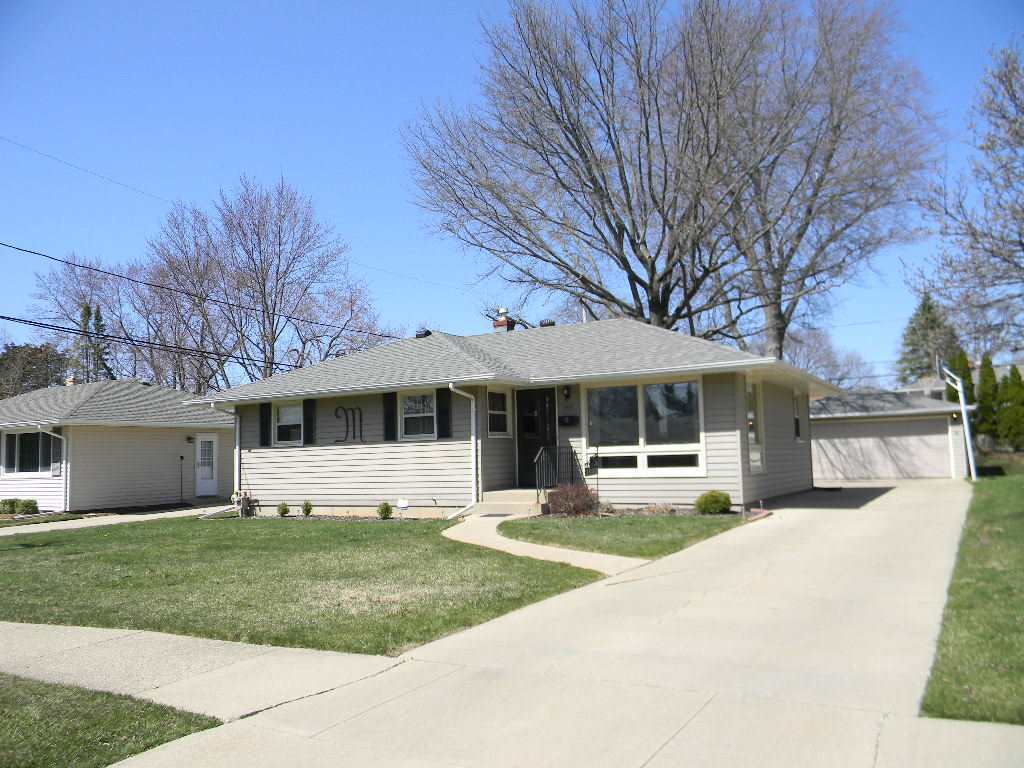 Property Photo:  3826 Dakota Lane  IL 61108 