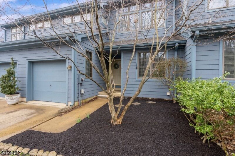 Property Photo: 9 Sturbridge Ct NJ 08530