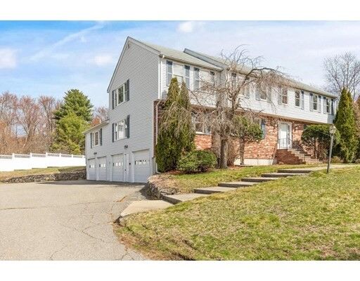 Property Photo:  3 Orchard Crossing  MA 01810 