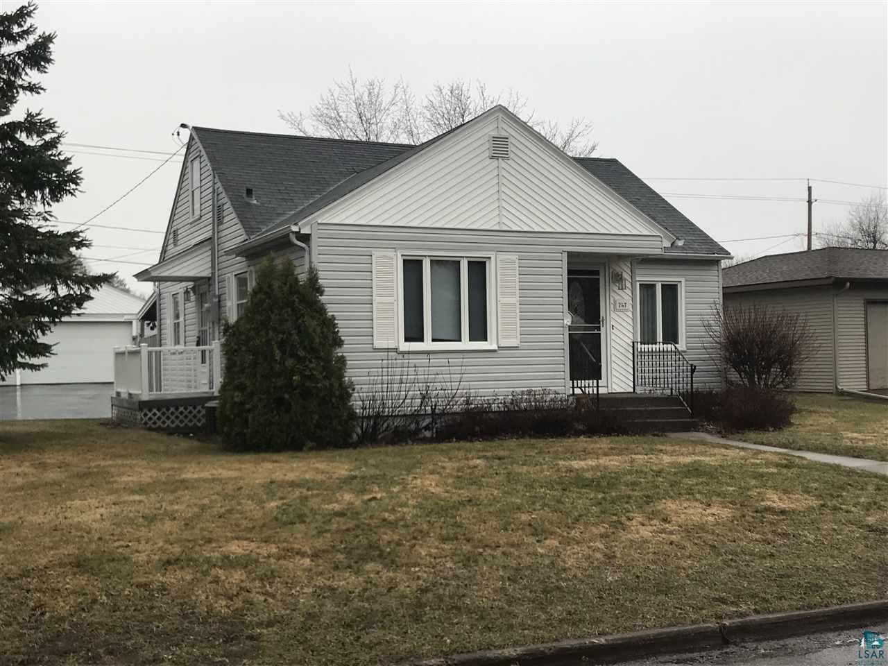 Property Photo:  747 Hawthorne St  MN 55720 