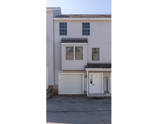 Property Photo: 57 Wannalancit St 11 MA 01854