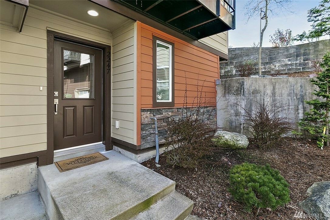 Property Photo:  2247 NW Moraine Place  WA 98027 