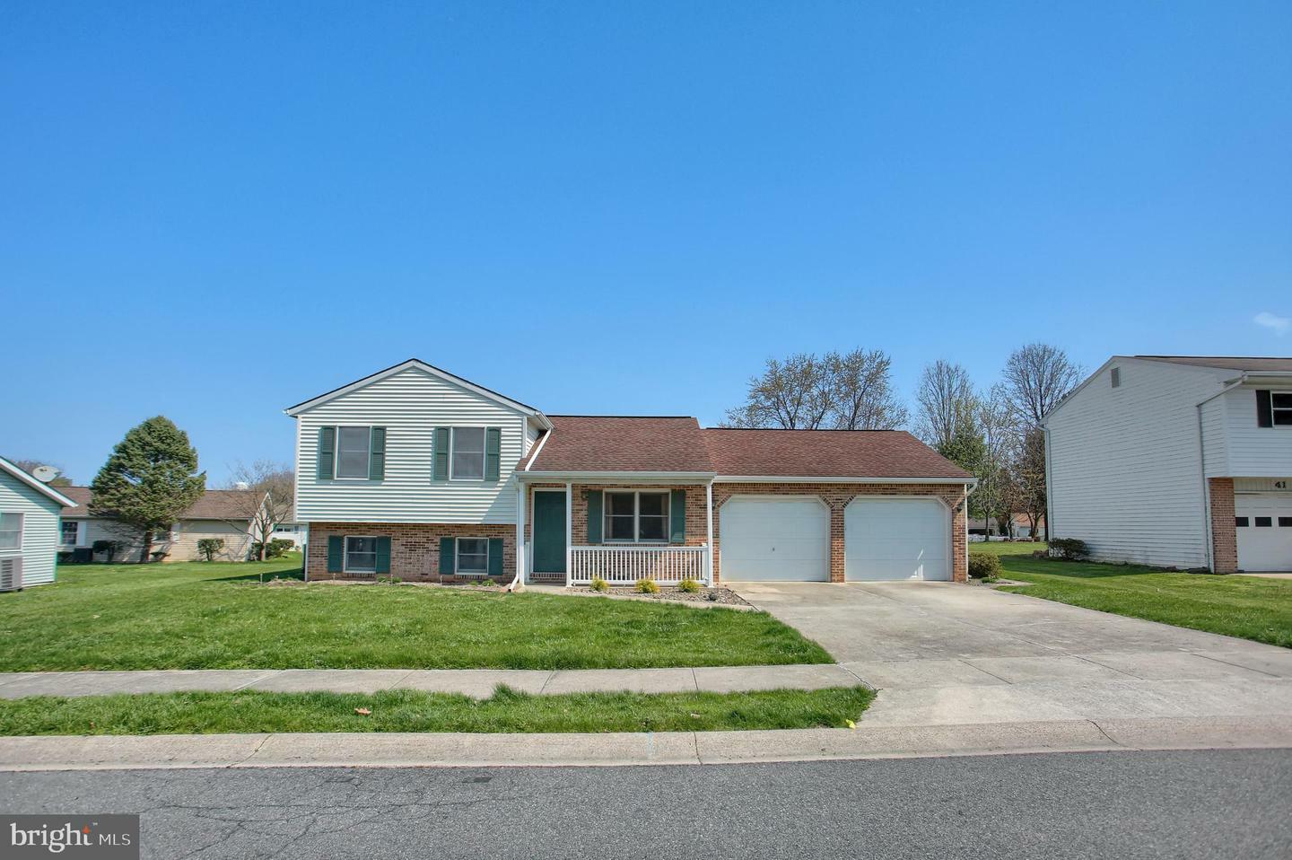 Property Photo:  39 Bayberry Drive  PA 17050 