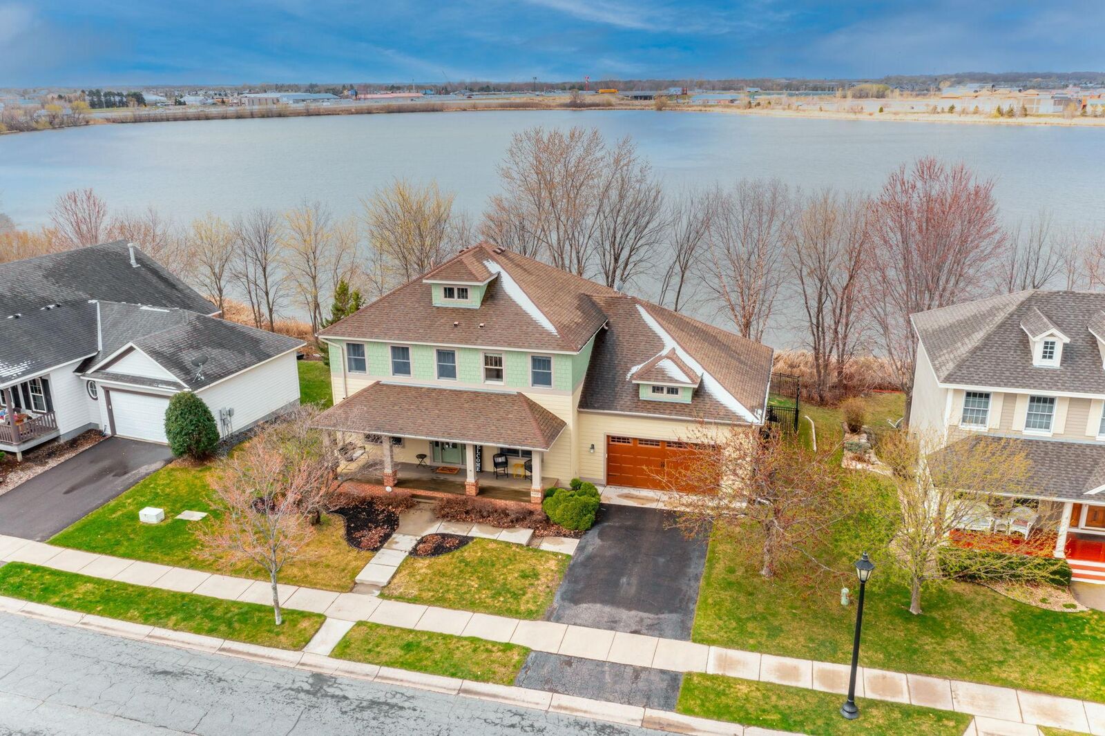 Property Photo: 6493 W Laketowne Drive MN 55301