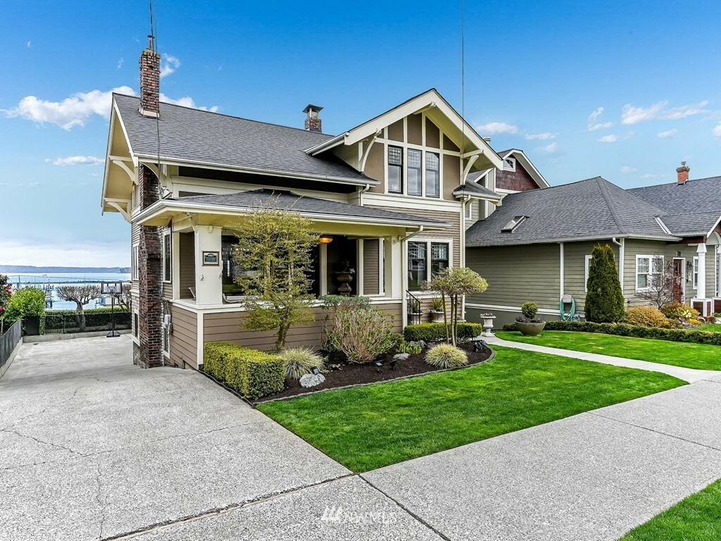 Property Photo:  1508 Grand Avenue  WA 98201 