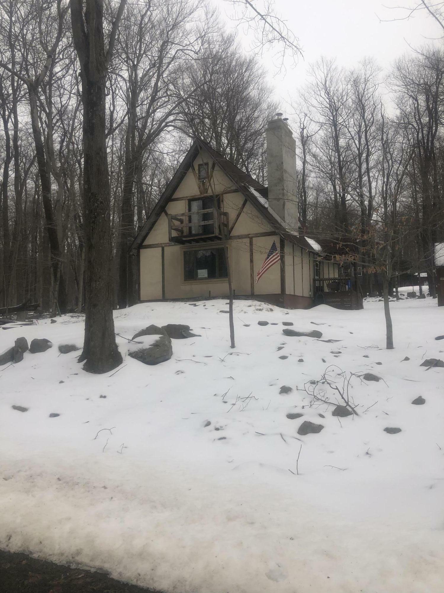 Property Photo:  1075 Raintree Road  PA 18445 