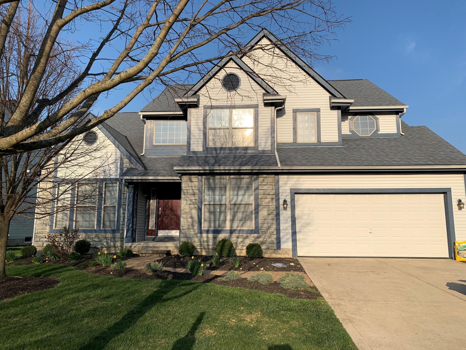 Property Photo:  5807 Killiney Lane  OH 43016 