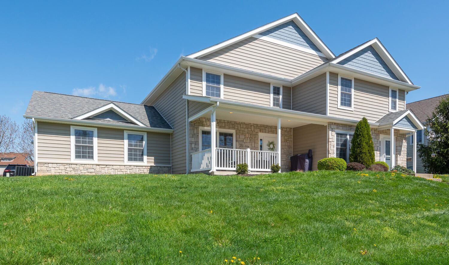 Property Photo: 2724 E Bressingham Way IN 47401