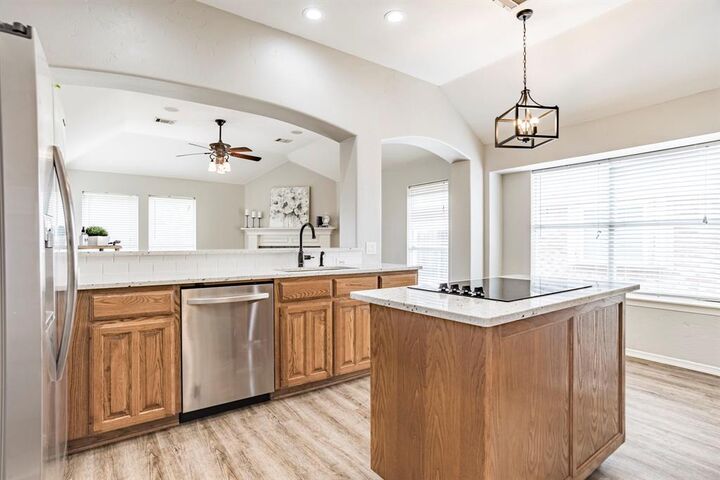 15 Zachary Court  Mansfield TX 76063 photo