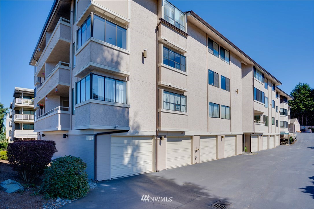 Property Photo: 1113 5th Avenue S 108 WA 98020