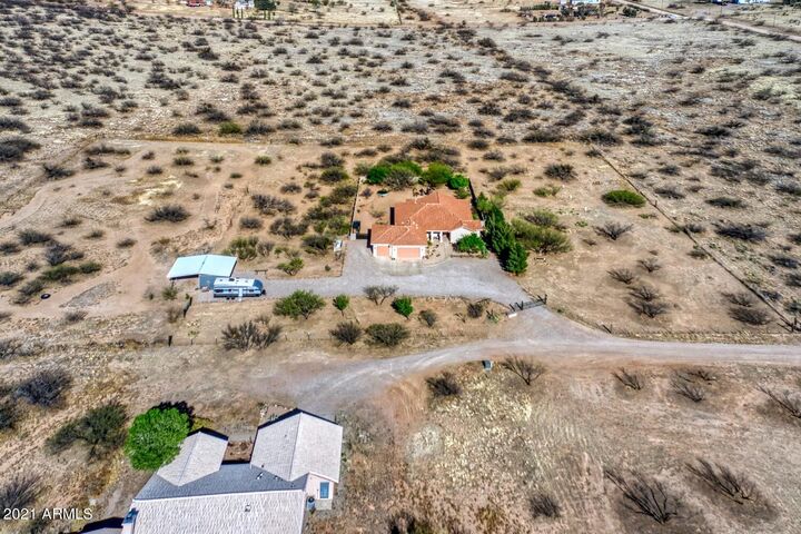 Property Photo: 9093 S Tequila Sunrise Road AZ 85615